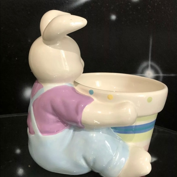 Blossoms and Blooms Porcelain Pastel Bunny Planter - Picture 5 of 7